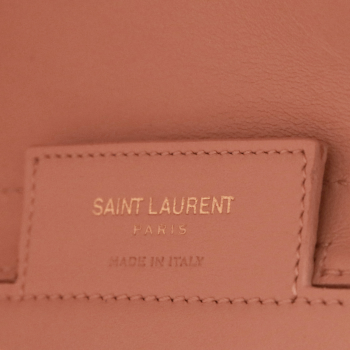 Sac bandoulière Saint Laurent Emmanuelle en cuir rose-pale - Detail D4