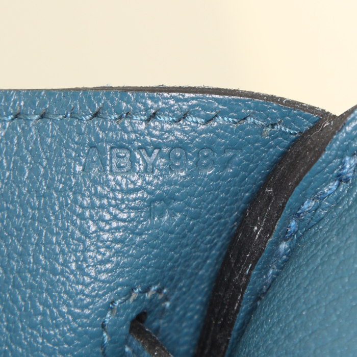 Bolso de mano Hermes Birkin 35 cm en cuero togo azul Colvert - Detail D4
