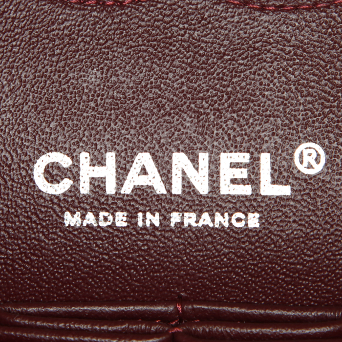 Bolso de mano Chanel Timeless Classic en cuero granulado acolchado negro - Detail D4