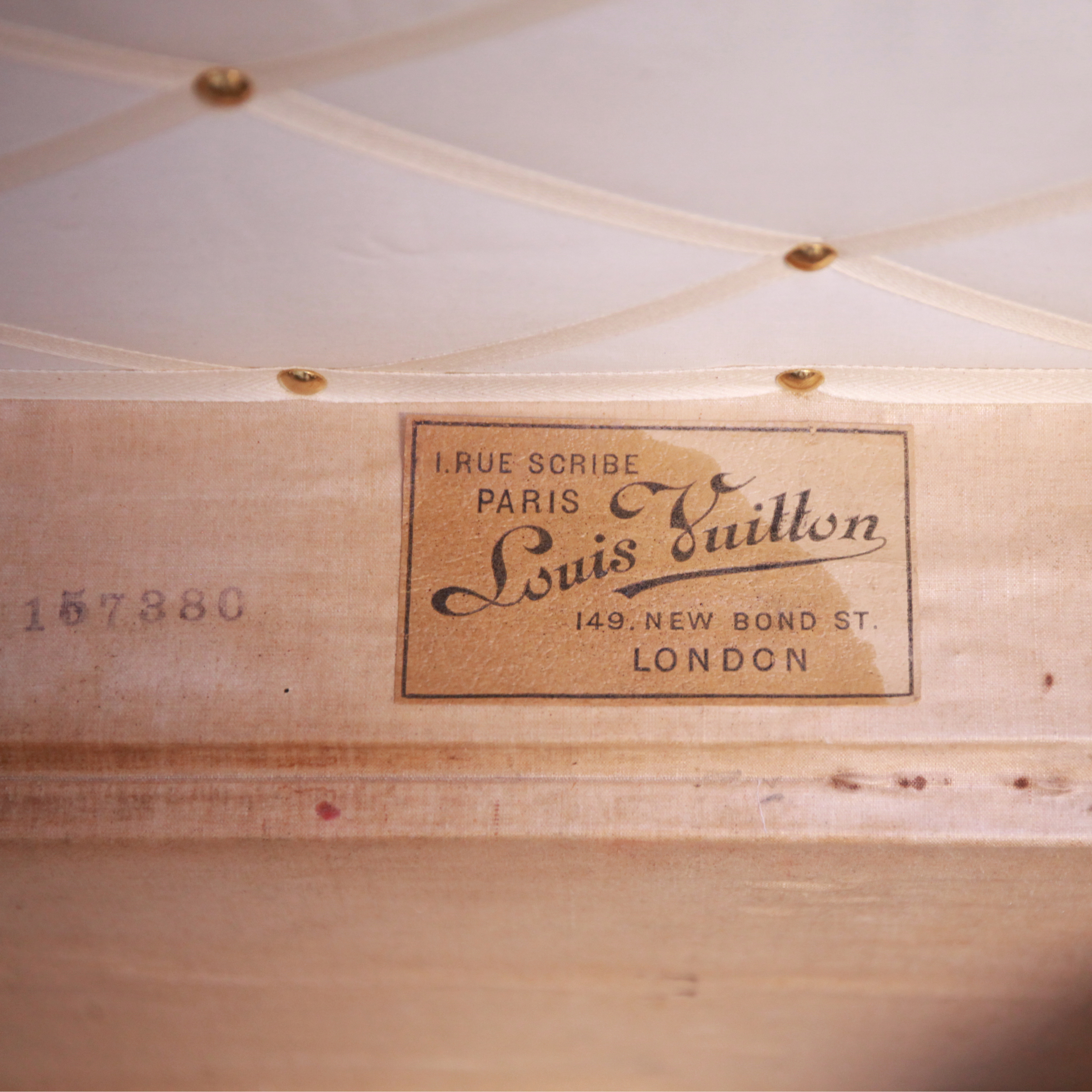 Louis Vuitton Malle Cabine trunk in brown monogram canvas - Detail D4