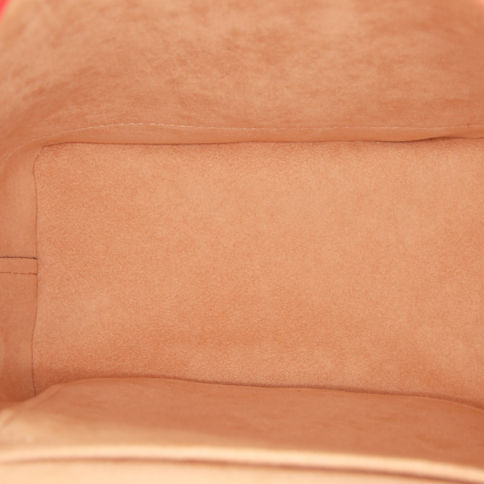 Sac à dos Louis Vuitton Lockme en cuir rouge - Detail D2