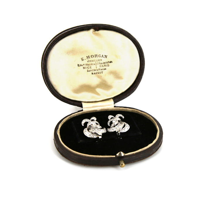 Vintage 1940's earrings for non pierced ears in platinium,  white gold and diamonds - Detail D2