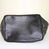 Louis Vuitton petit Noé shopping bag in black epi leather - Detail D4 thumbnail