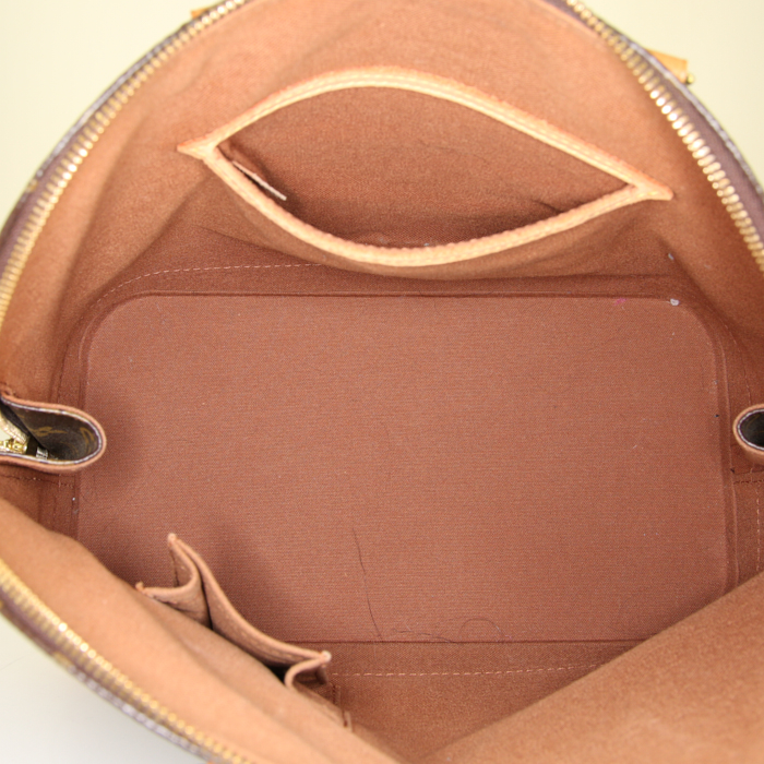 Sac à main Louis Vuitton Alma en toile monogram et cuir naturel - Detail D2