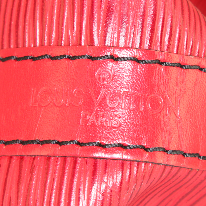 Louis Vuitton petit Noé handbag in red epi leather - Detail D3