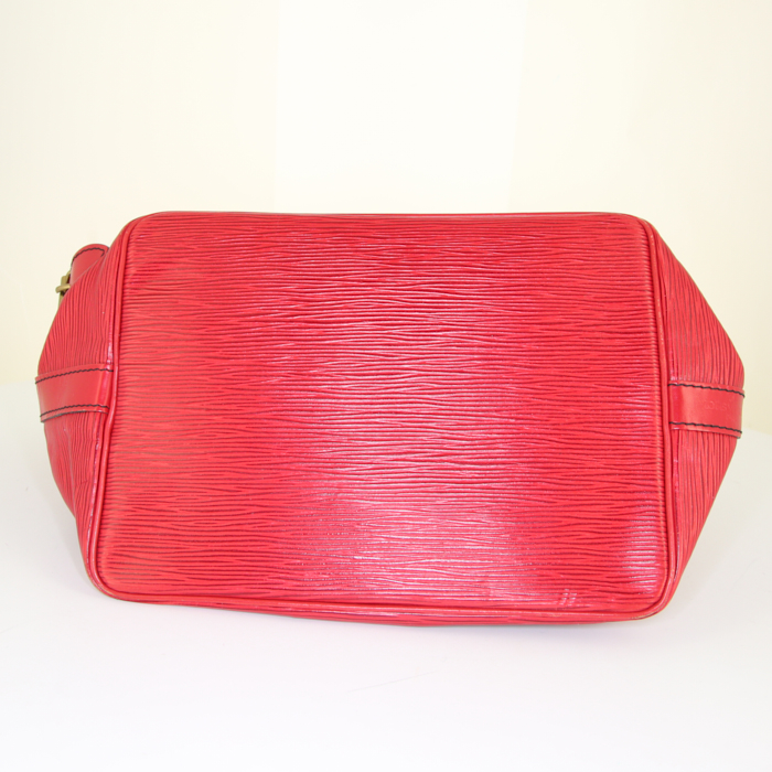 Louis Vuitton petit Noé handbag in red epi leather - Detail D4