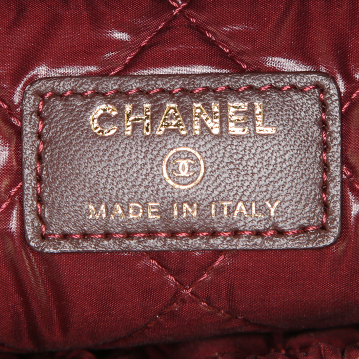 Chanel toilet set in black quilted leather - Detail D3