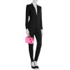 Shopping bag Dior Diorissimo modello piccolo in pelle martellata rosa - Detail D1 thumbnail
