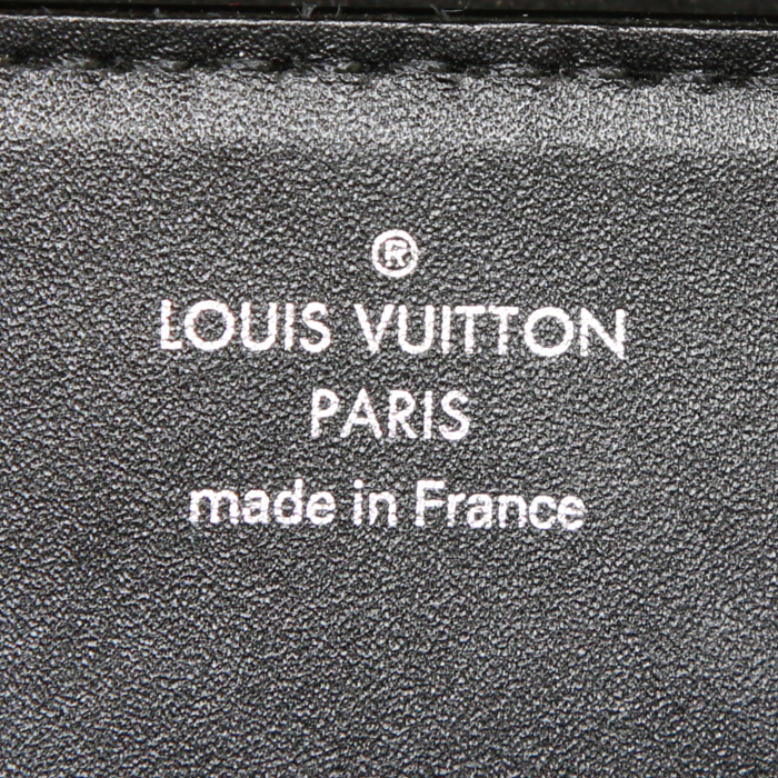 Louis Vuitton Beverly handbag in black patent epi leather - Detail D3