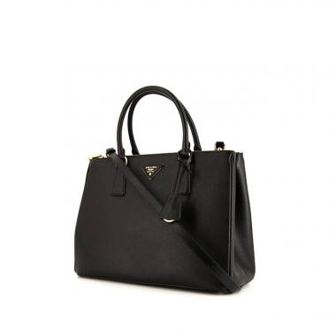 Prada Galleria medium model handbag in black leather saffiano