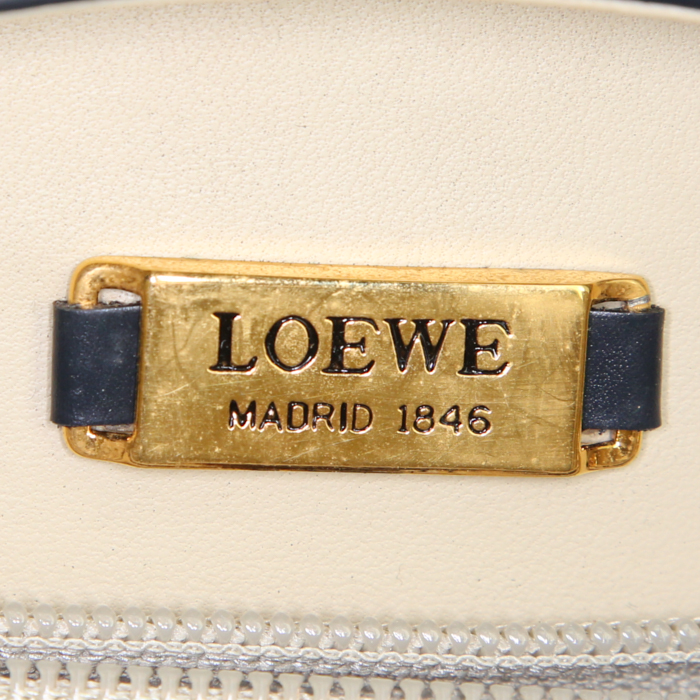 Loewe shoulder bag in dark blue leather - Detail D4