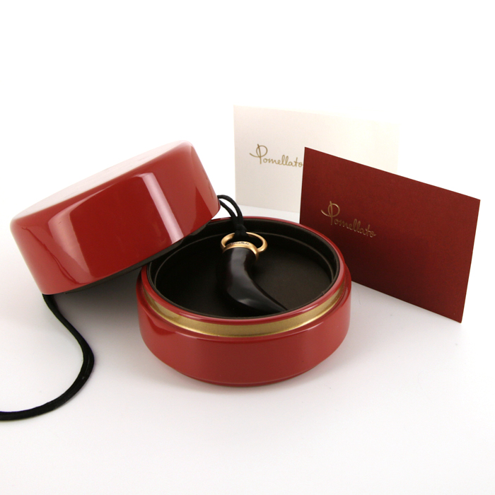 Pomellato Victoria large model pendant in pink gold and jet - Detail D2