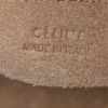 Bolso para llevar al hombro Celine Sac Sangle en cuero granulado color crema - Detail D3 thumbnail