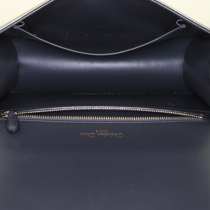 Bolso bandolera Dior Diorama en charol dorado - Detail D3