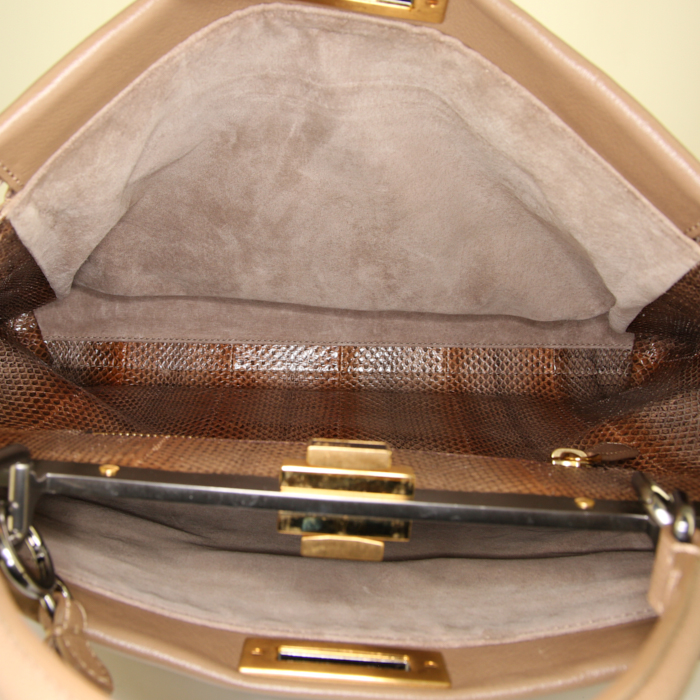 Borsa Fendi Peekaboo in pelle beige - Detail D3
