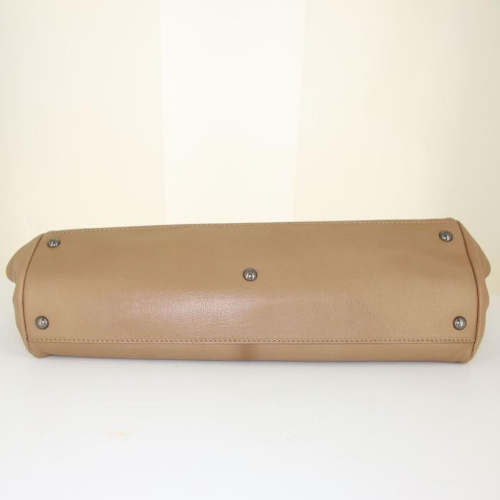 Fendi Peekaboo handbag in beige leather - Detail D5