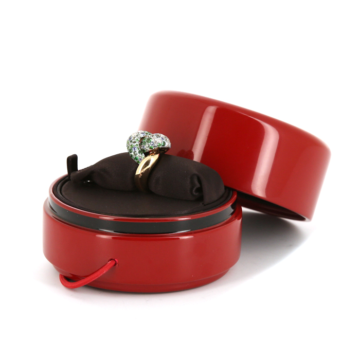 Dome-shaped interwoven Pomellato Tango ring in pink gold, sapphire and tsavorites - Detail D2