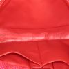 Bolso de mano Chanel Baguette en tweed acolchado rosa - Detail D3 thumbnail