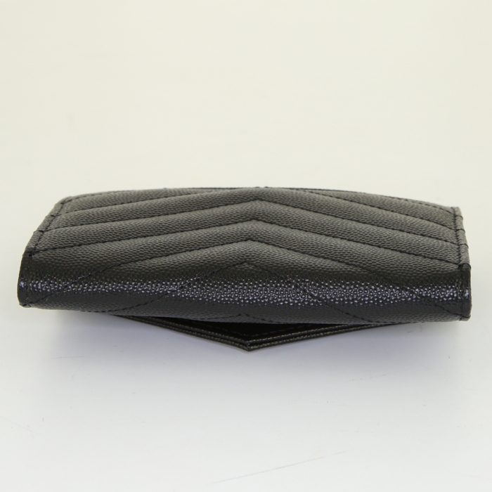 Portefeuille Saint Laurent Enveloppe en cuir matelassé chevrons noir - Detail D4