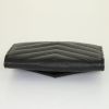 Portafogli Saint Laurent Enveloppe in pelle trapuntata a zigzag nera - Detail D4 thumbnail