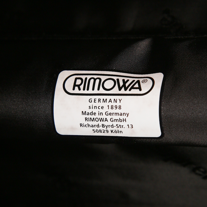 Rimowa Check-In Edition Limitée Supreme rigid suitcase in black and white bicolor polycarbonate and black plastic - Detail D3