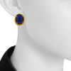 Paire de boucles d'oreilles époque années 70 Tiffany & Co en or jaune et lapis-lazuli - Detail D1 thumbnail