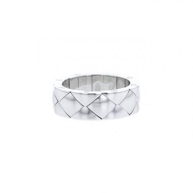 Anello Chanel Matelassé modello medio in oro bianco Anello Chanel Matelassé modello medio in oro bianco