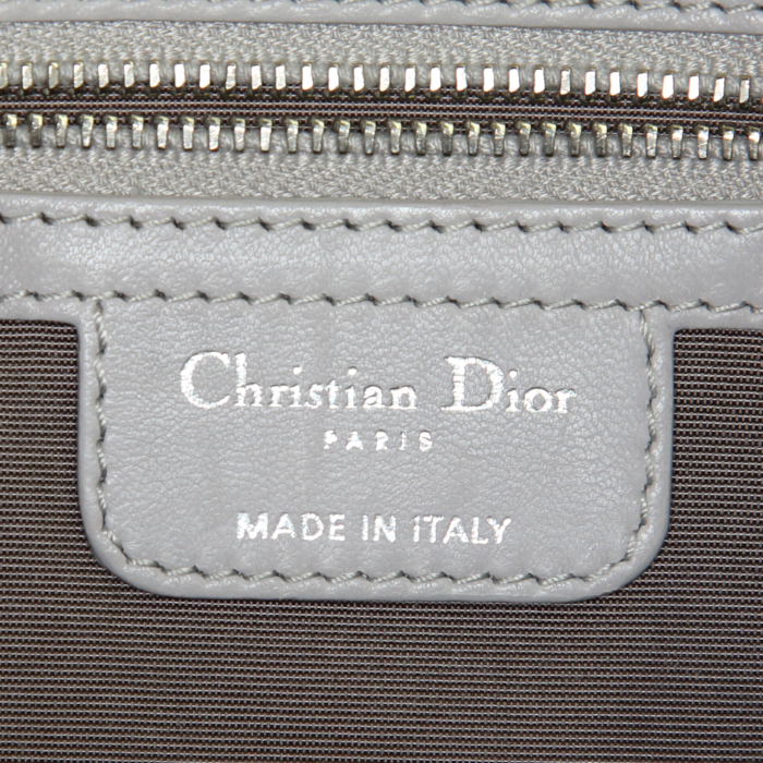 Sac à main Dior Granville en cuir parme - Detail D3