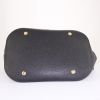 Louis Vuitton shopping bag in black grained leather - Detail D5 thumbnail