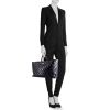 Bolso Cabás Chanel Grand Shopping en cuero acolchado azul marino - Detail D1 thumbnail