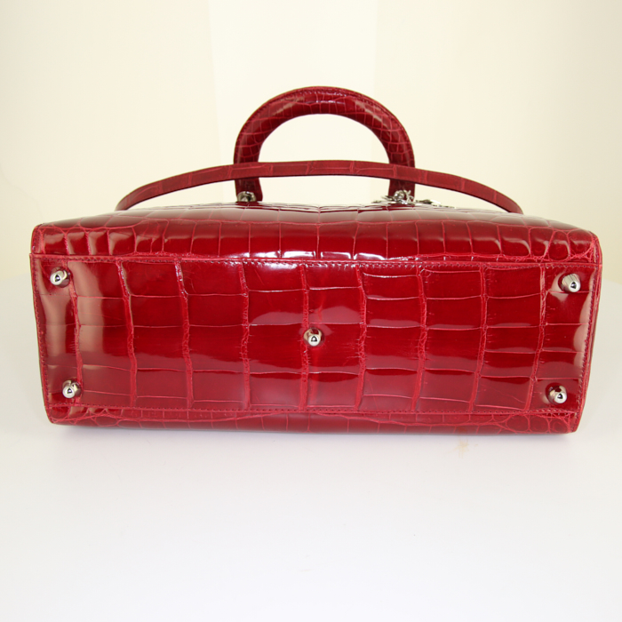 Dior Lady Dior large model handbag in red crocodile - Detail D5