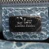 Bolso de mano Dior Lady Dior modelo grande en cocodrilo azul - Detail D4 thumbnail