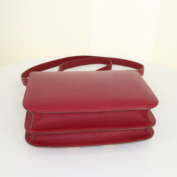 Bolso bandolera Hermes Constance 24 cm en cuero epsom rojo - Detail D5
