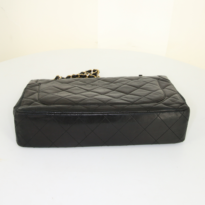 Chanel Vintage handbag in black quilted leather - Detail D5