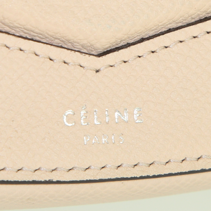 Céline Trotteur small model shoulder bag in beige grained leather - Detail D3
