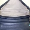 Bolso de mano Chanel Timeless en cuero acolchado tricolor azul, gris y marrón - Detail D2 thumbnail