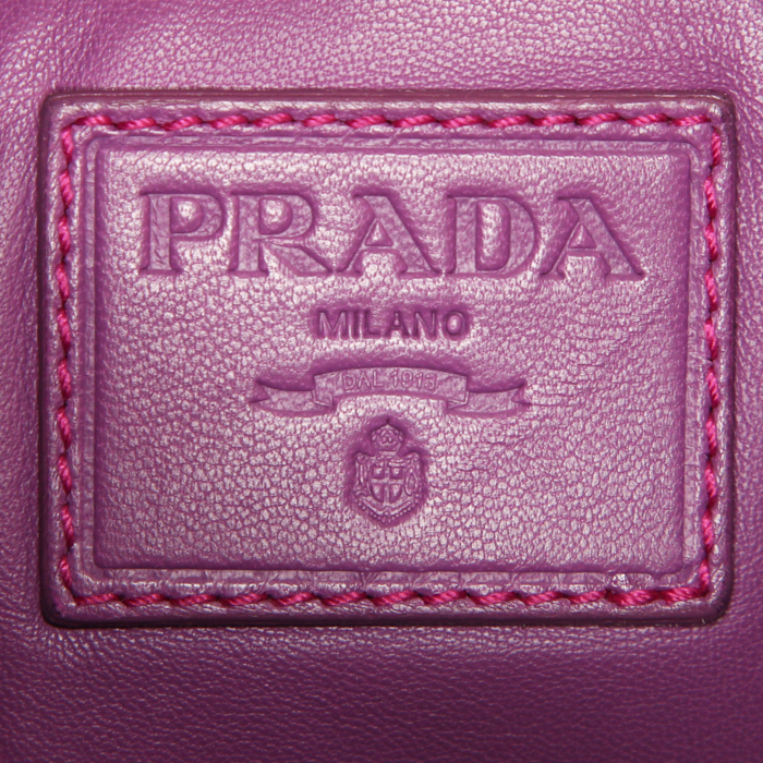 Sac à main Prada en cuir violet - Detail D4