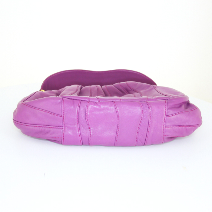 Sac à main Prada en cuir violet - Detail D5