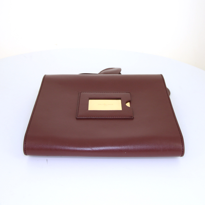 Balenciaga shoulder bag in burgundy leather - Detail D5