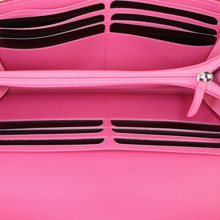 Portefeuille Chanel en cuir matelassé rouge - Detail D2