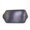 Louis Vuitton grand Noé shopping bag in black epi leather - Detail D4 thumbnail