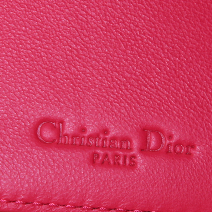 Portefeuille Dior Turn Me en cuir verni rouge - Detail D2