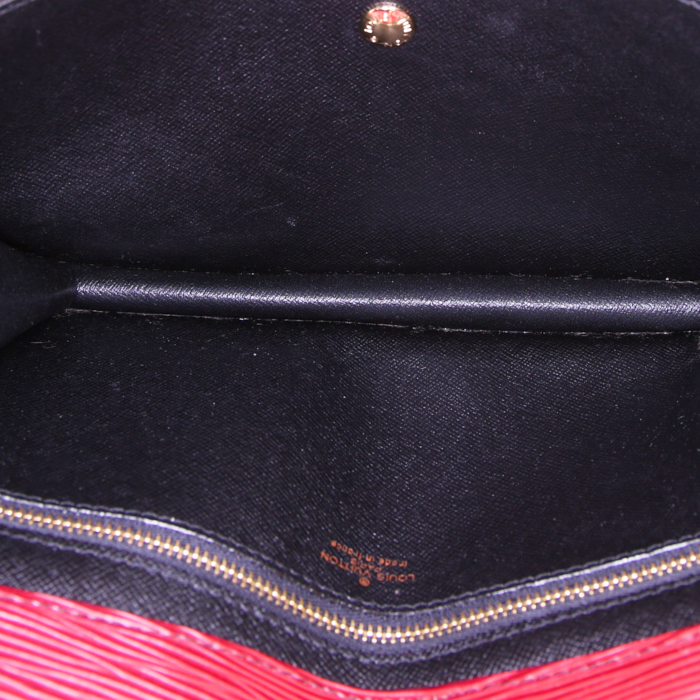 Louis Vuitton pouch in red epi leather - Detail D2