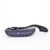 Chanel Vintage clutch-belt in navy blue quilted leather - Detail D4 thumbnail