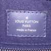 Porta-documentos Louis Vuitton Dandy modelo mediano en cuero Epi azul marino - Detail D4 thumbnail
