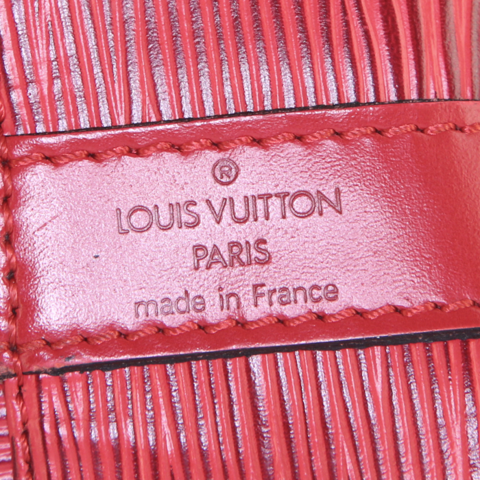 Sac à main Louis Vuitton petit Noé petit modèle en cuir épi rouge - Detail D3