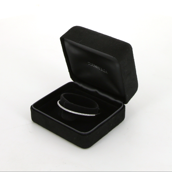Tiffany 
Co Metro bangle in white gold and in diamonds