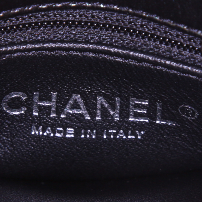 Chanel Coco Handle shoulder bag in black quilted leather - Detail D4