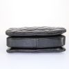 Bolso bandolera Chanel Coco Handle en cuero acolchado negro - Detail D5 thumbnail