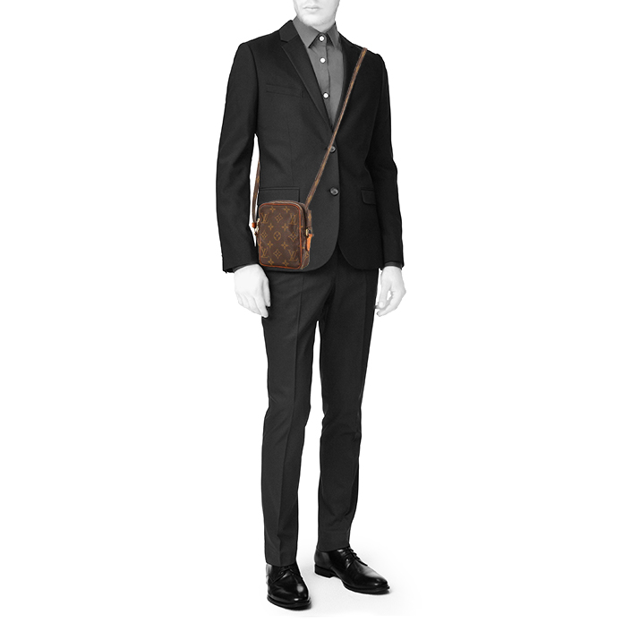 Sac bandoulière Louis Vuitton Danube	 petit modèle en toile monogram marron et cuir naturel - Detail D1